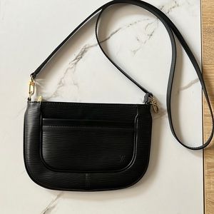 Louis Vuitton Epi Crossbody/Clutch Bag (Black with gold zipper). 6”  x 9”